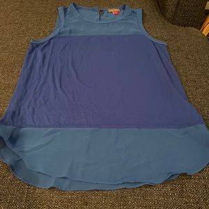 Blue sheet and fabric top